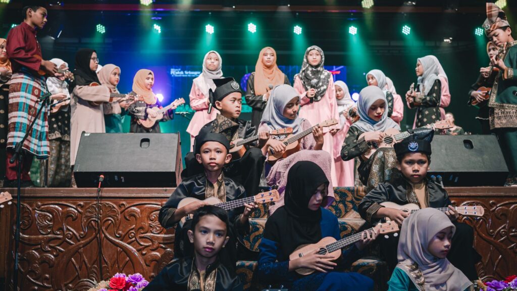 40 orang Pemain Ukulele & Kumpulan Keroncong Tunas di Konsert Rentak Selangor